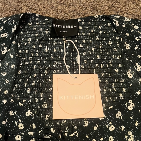 Kittenish Floral Crop Top - Picture 3 of 3